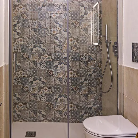 Apartment G25 *